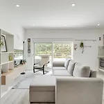 아파트 Sunny Flat W/ Jacuzzi & Balconies By Host Wise