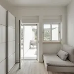 Sunny Flat W/ Jacuzzi & Balconies By Host Wise 세심브라