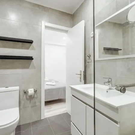 Sunny Flat W/ Jacuzzi & Balconies By Host Wise *