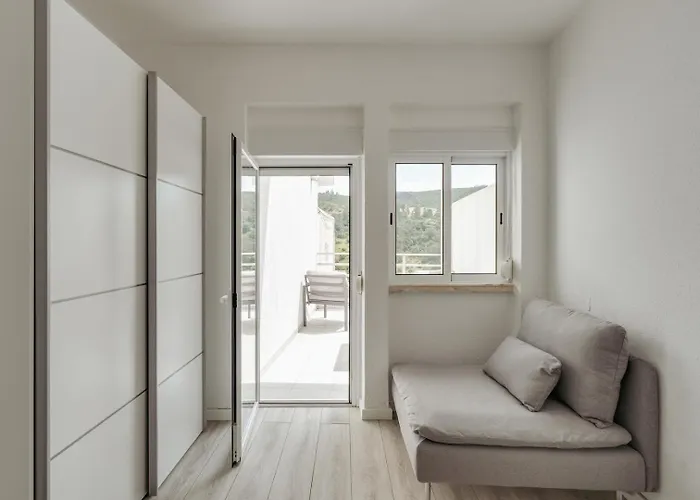 Sunny Flat W/ Jacuzzi & Balconies By Host Wise Sesimbra