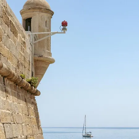 Apartment Sunny Flat W/ Jacuzzi & Balconies By Host Wise Sesimbra