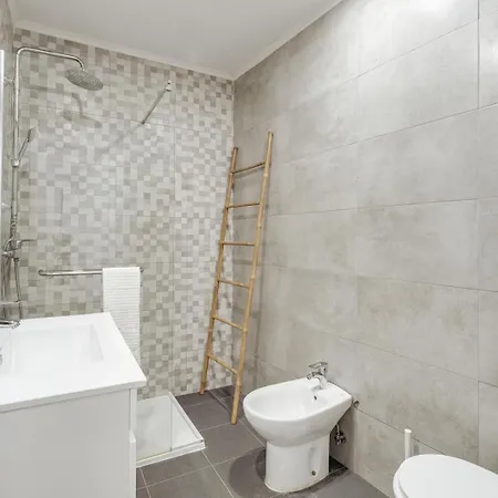 Sunny Flat W/ Jacuzzi & Balconies By Host Wise * Sesimbra