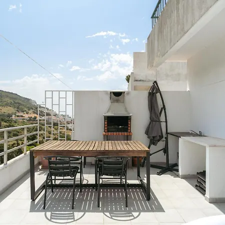 Hostwise - Sunny Flat W/ Jacuzzi & Balconies