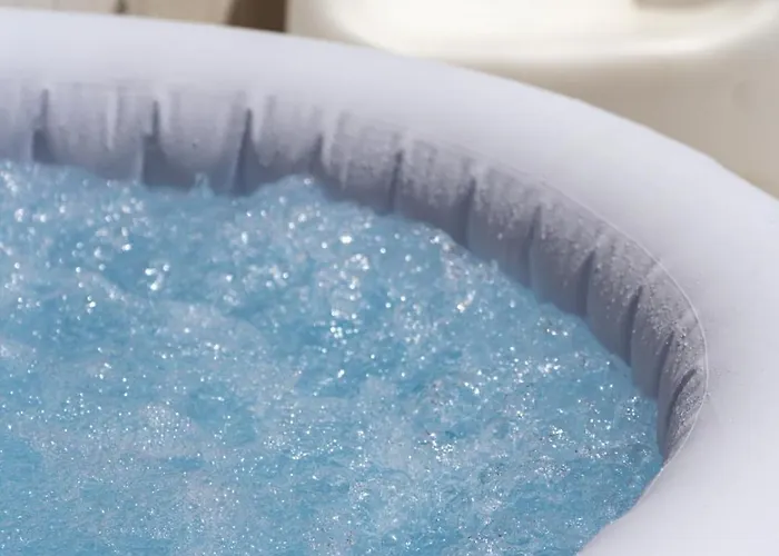 Sunny Flat W/ Jacuzzi & Balconies By Host Wise * セシンブラ